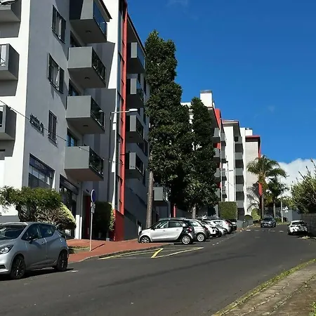 Nilia| Sea View Apartment|2 Bedrooms|free Parking Canico (Madeira)