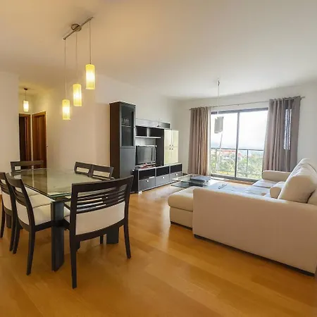 Nilia| Sea View Apartment|2 Bedrooms|free Parking Apartment *